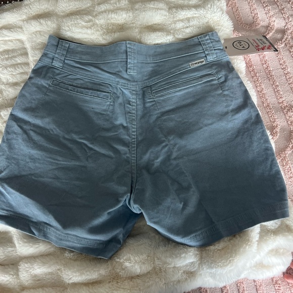 wrangler corduroy shorts - Picture 2 of 2